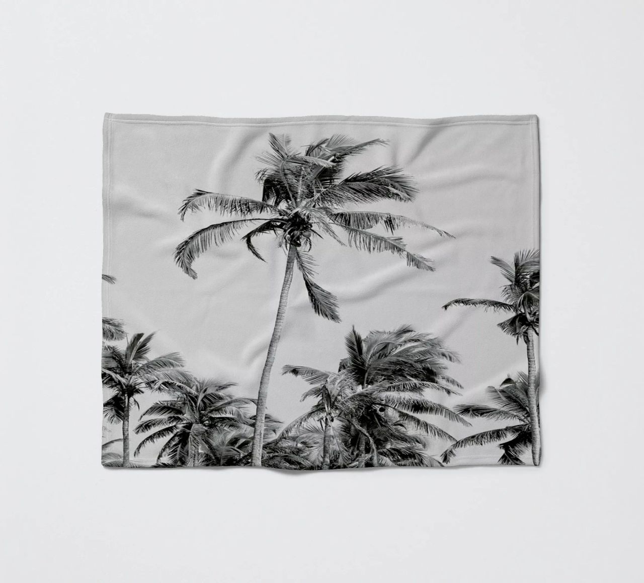 Palm Trees On The Beach 3 coperta in pile da Victoria Frost
