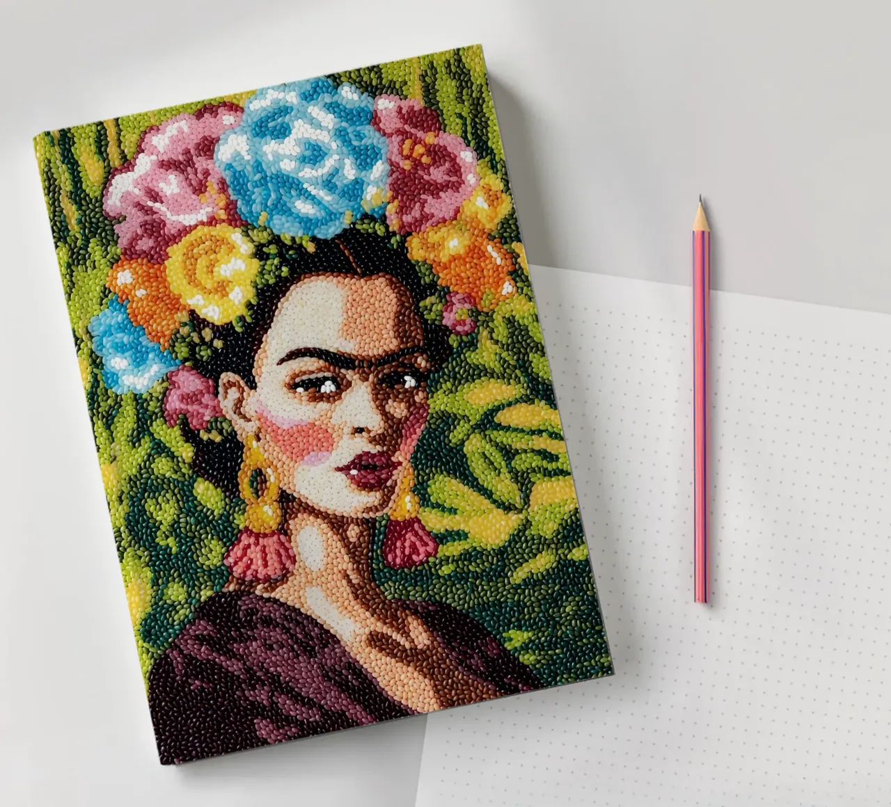 Frida Kahlo Textured Art - Pointe à l'aiguille unique Style Pop Icon carnet de notes de NorwesClub