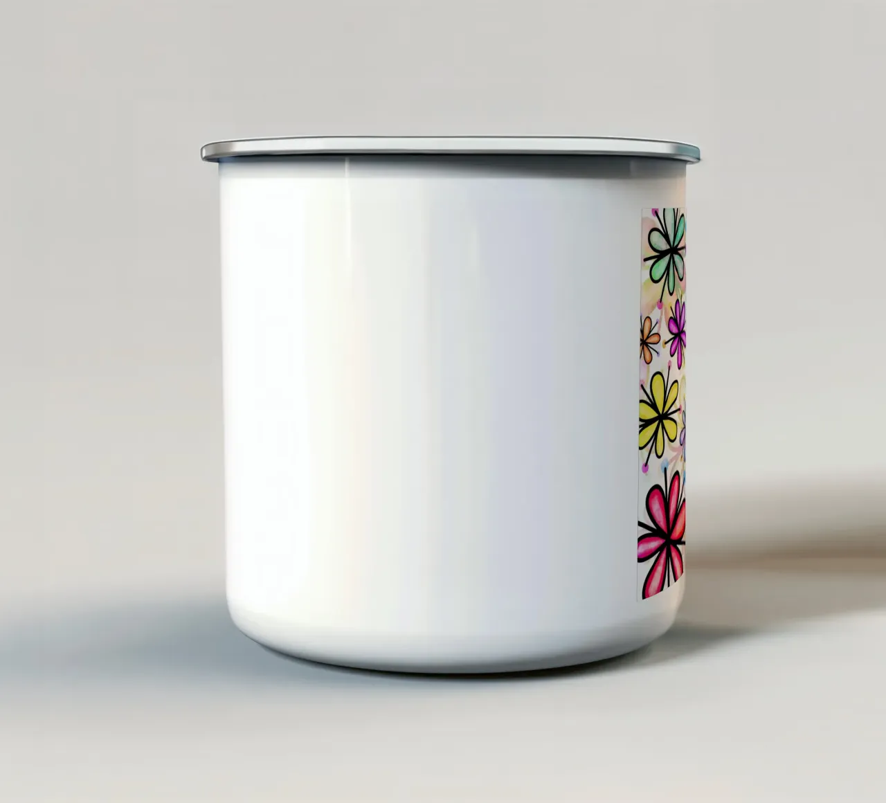 Scarabocchi di margherite stravaganti tazza in smalto da Botanical Pattern House
