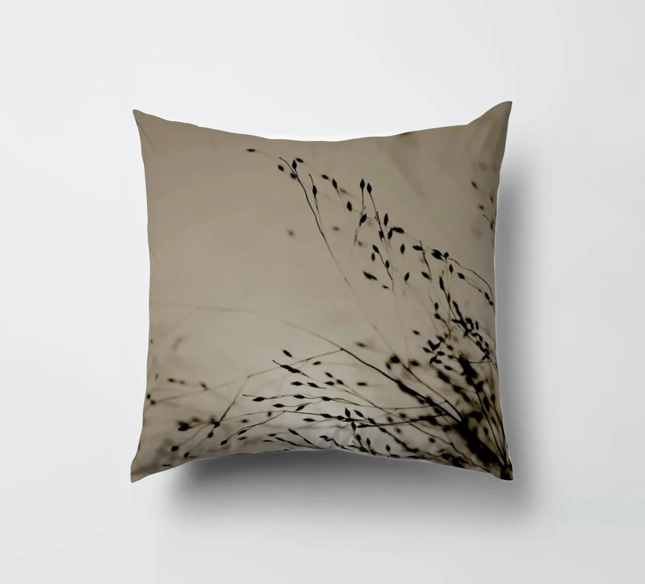 Brown Grass 2 cuscino da Monika Strigel