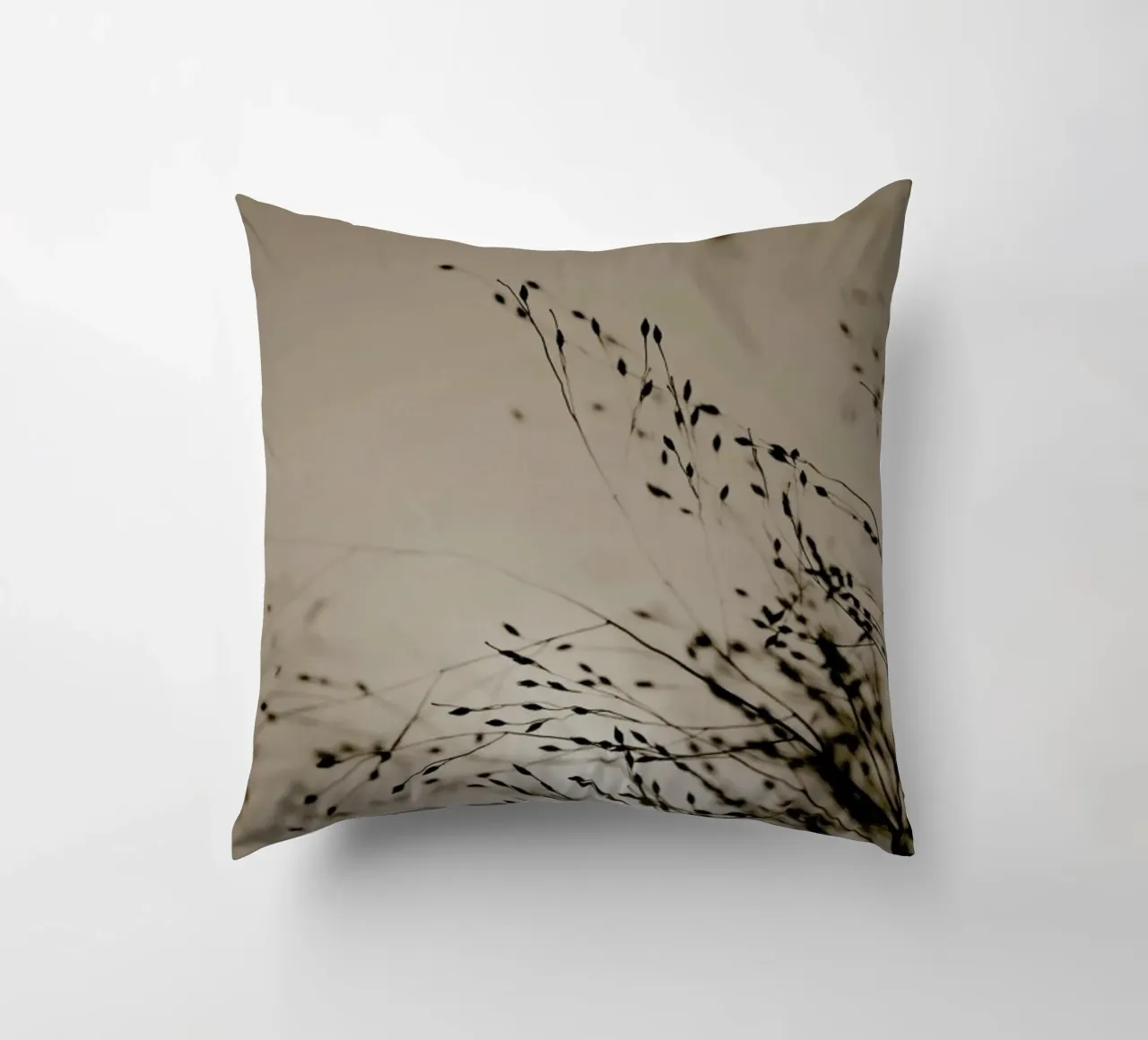 Brown Grass 2 cuscino da Monika Strigel