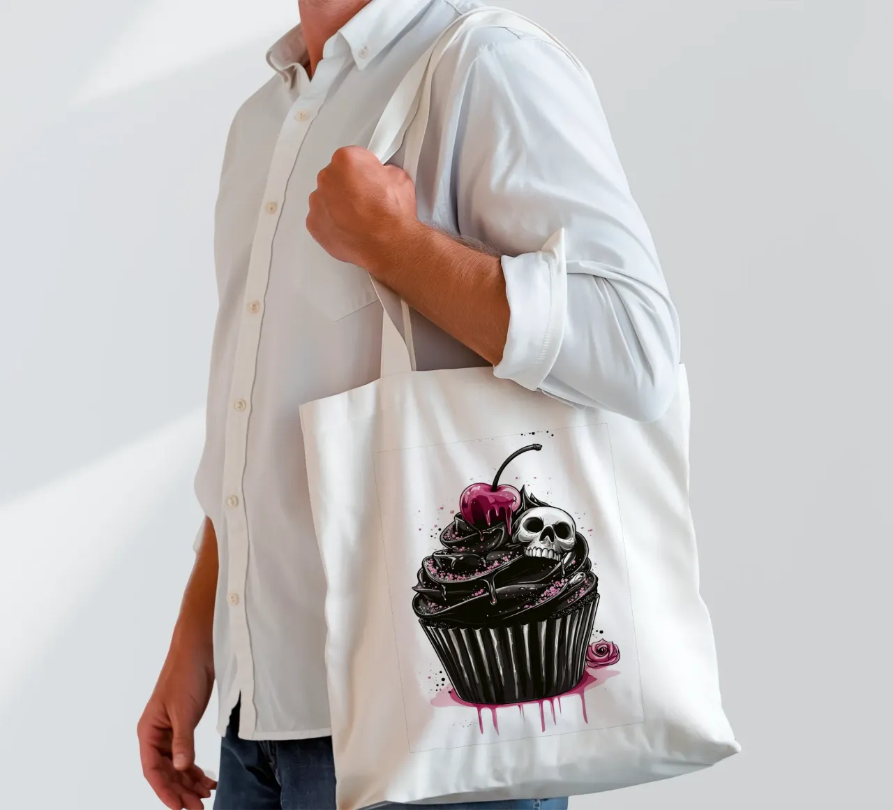 Cupcake nero con teschio e ciliegia borsa in juta da pixelbull - medieval art and more