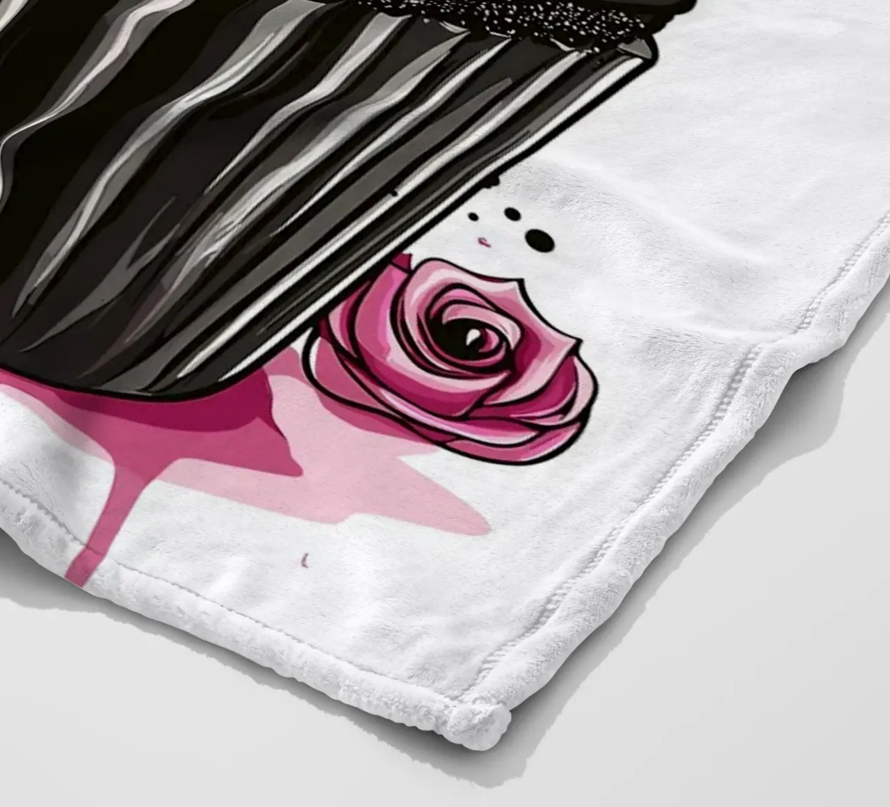 Cupcake nero con teschio e ciliegia coperta in pile da pixelbull - medieval art and more