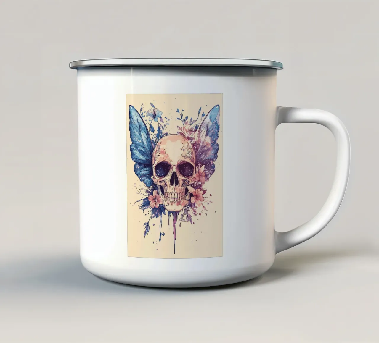 Teschio con ali di farfalla e fiori tazza in smalto da pixelbull - medieval art and more