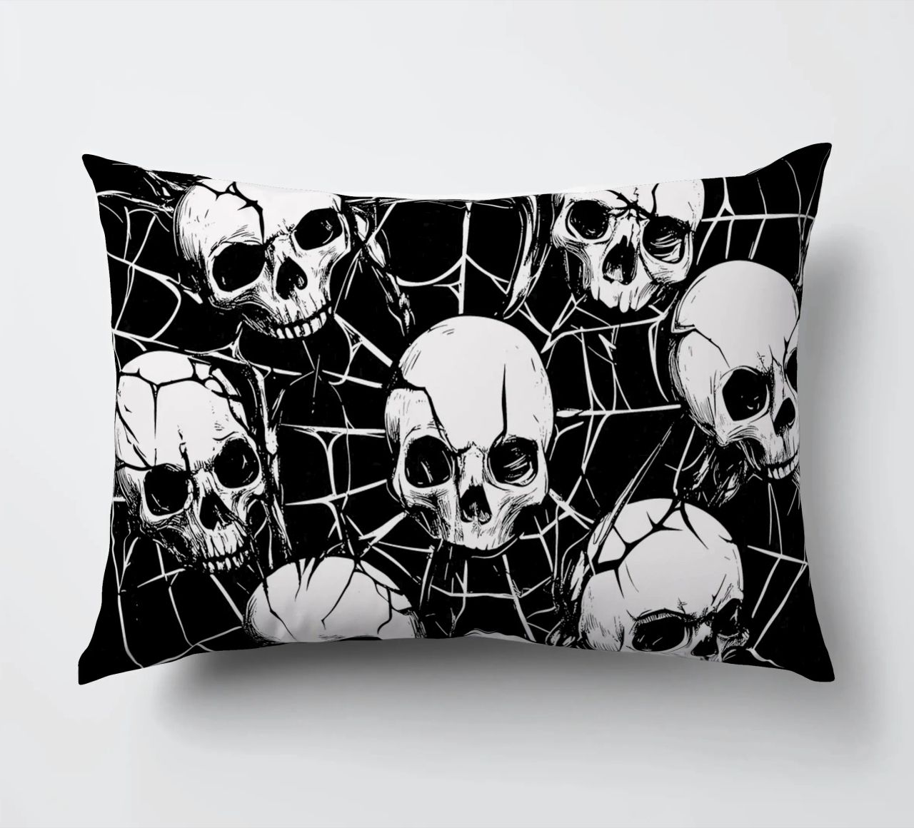 Cranio con ragnatela e spine cuscino da pixelbull - medieval art and more