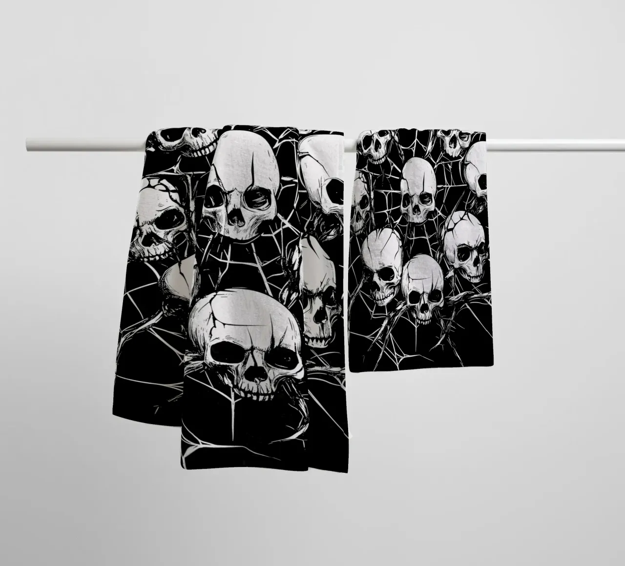 Crâne dans une toile d'araignée et des épines serviette de bain de pixelbull - medieval art and more