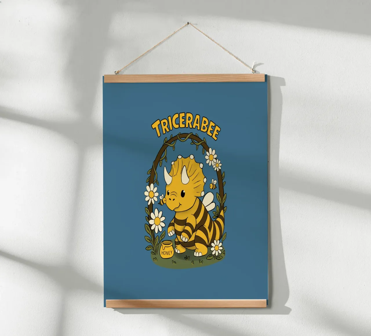 TriceraBee poster con telaio in legno da Loobs