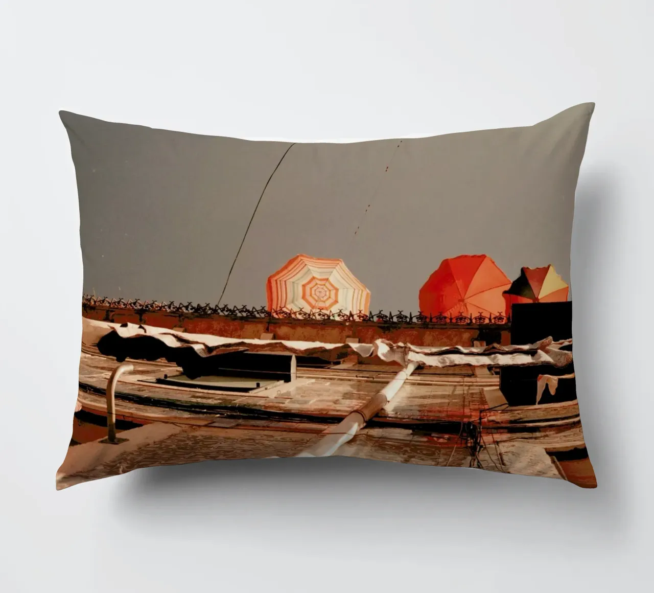 Summer Umbrellas cuscino da Sebastian Hilgetag