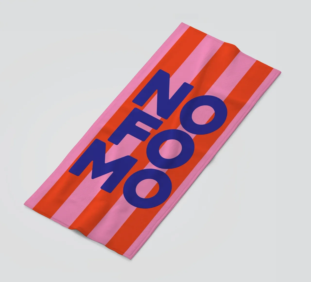NO FOMO telo mare da XOXO Arte