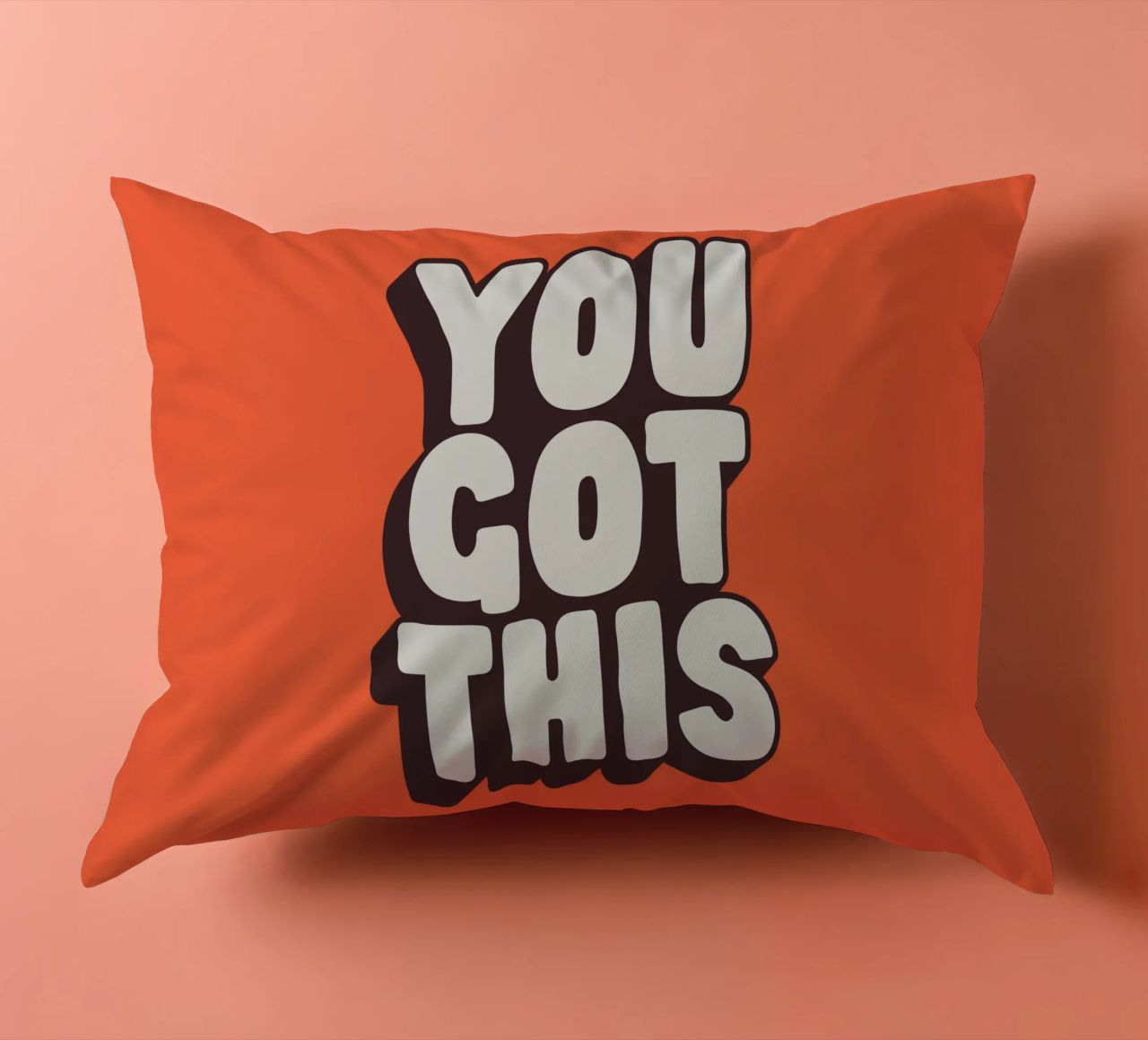 Impression Typographique Motivationnelle Noir Blanc Rouge coussin de THE MOTIVATED TYPE