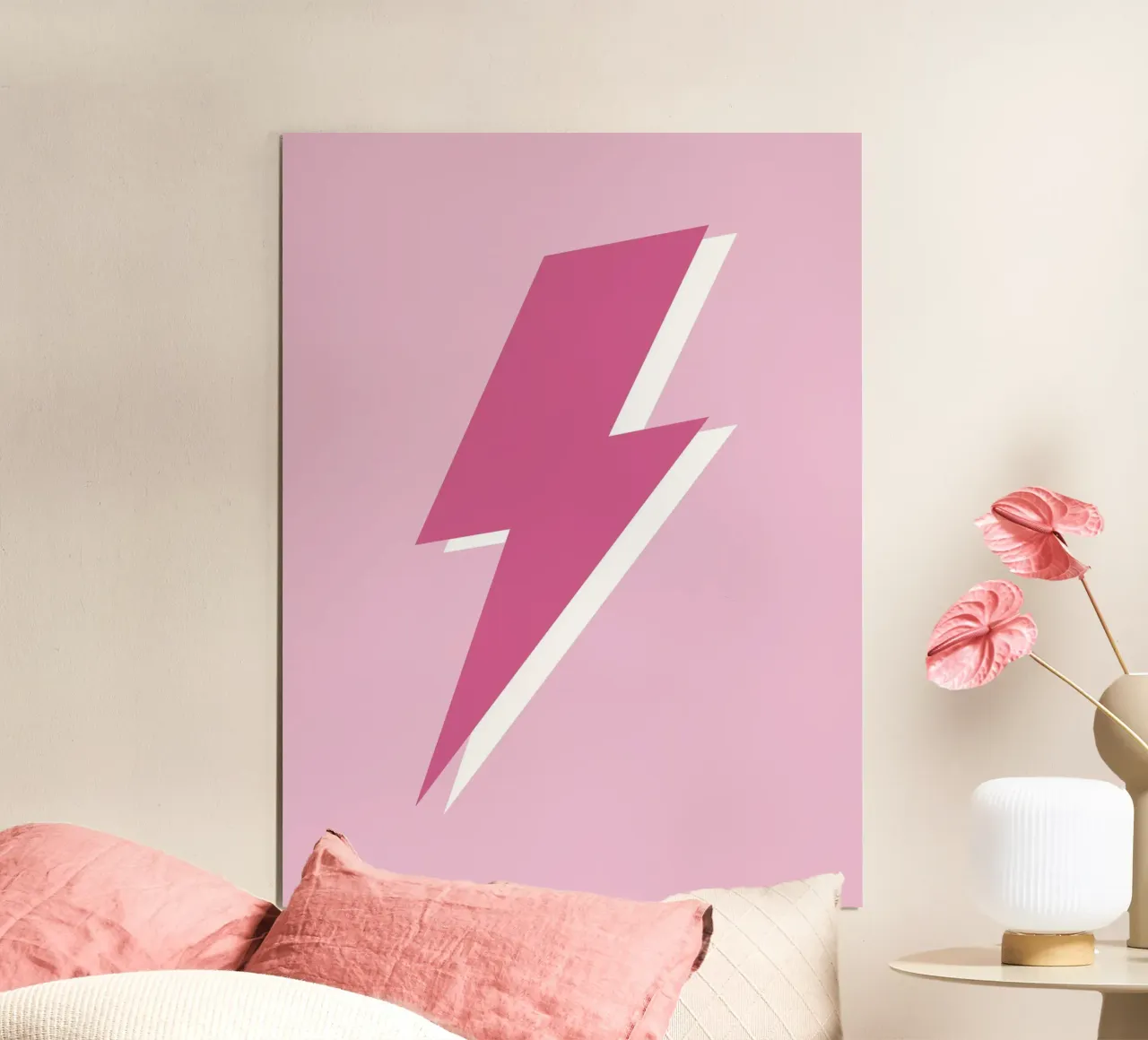Thunderbolt (tonalità rosa) poster con telaio in plastica da Paigaam Studio