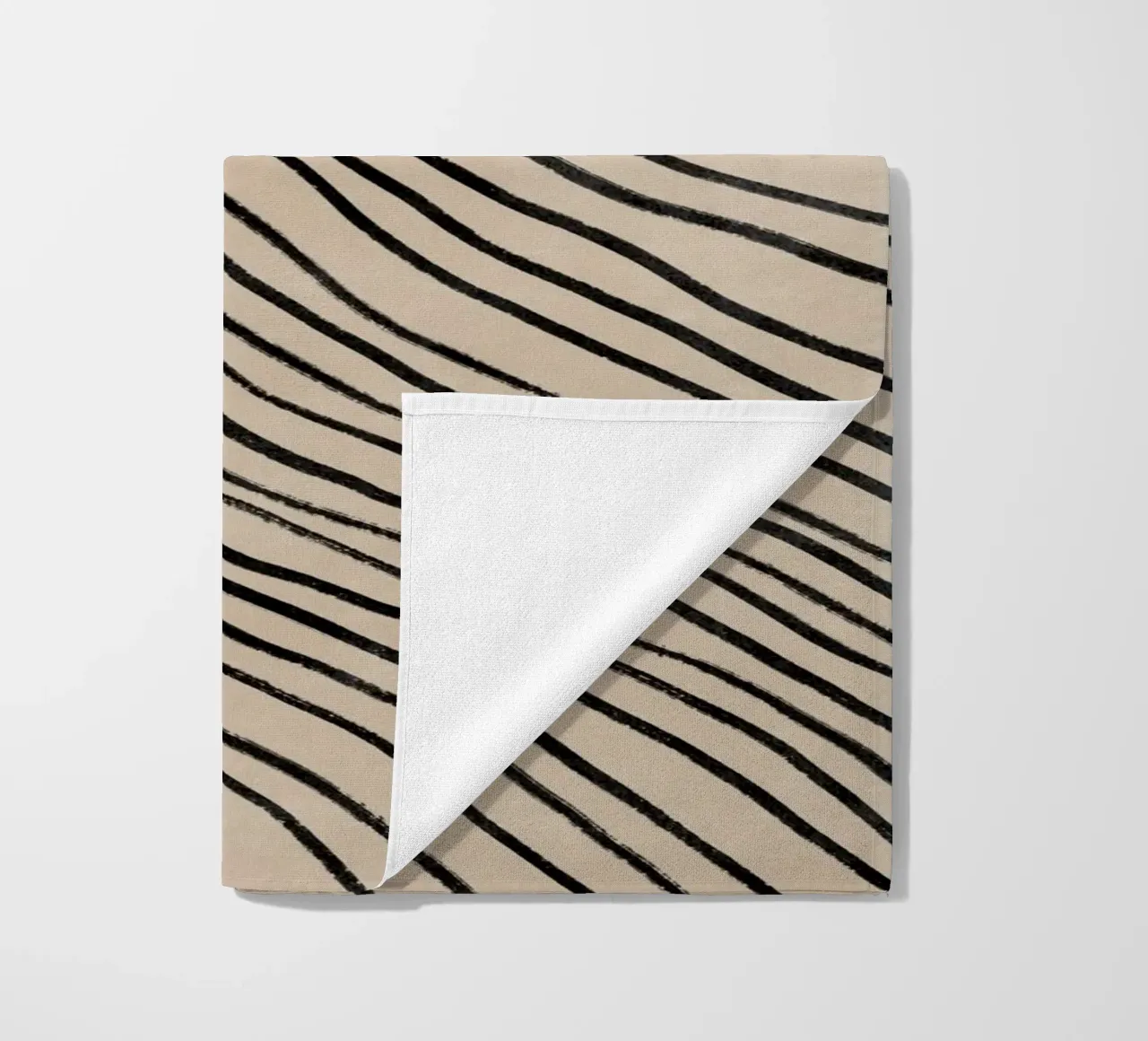 Minimal Matters No 197 toalla de playa de treechild