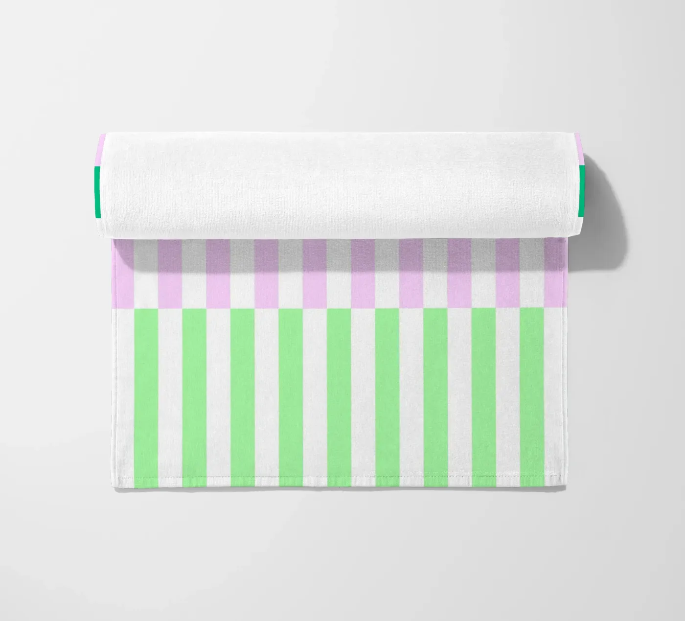 Forest Strandtuch von Bureau Purpur