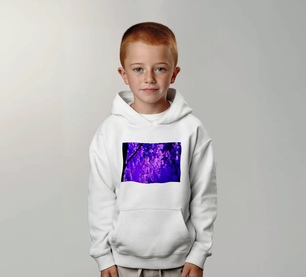 fiori viola e piante luminose in una foresta felpa bambino con cappuccio da DesignDoodle