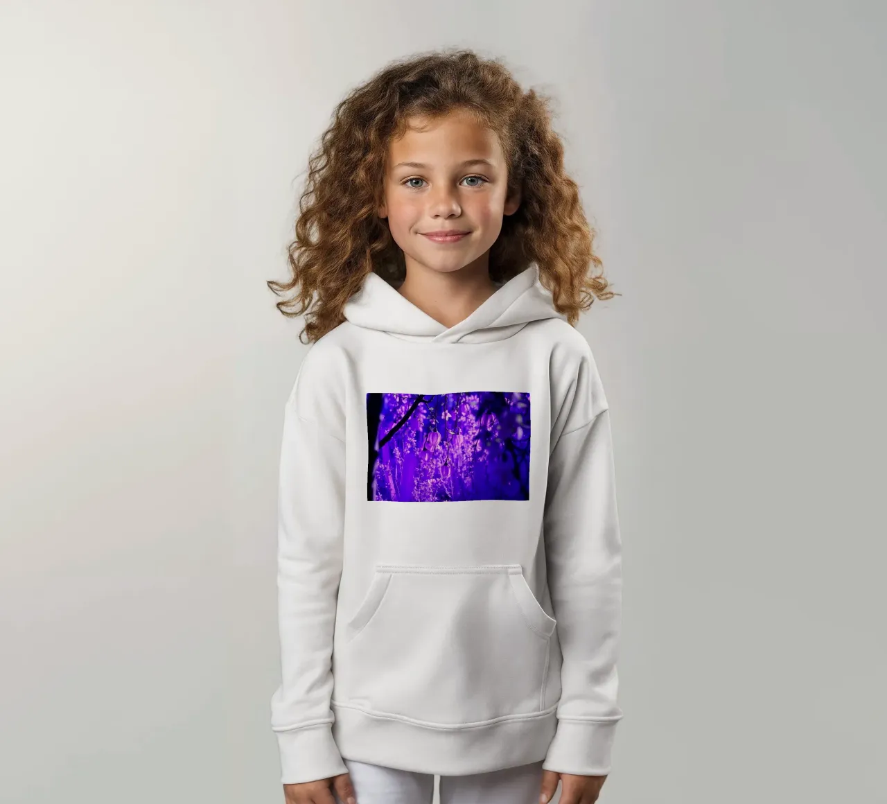 fiori viola e piante luminose in una foresta felpa bambino con cappuccio da DesignDoodle