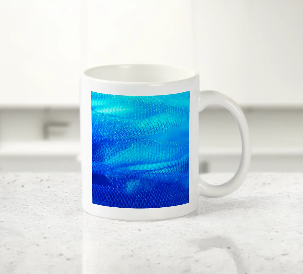 Blu tazza in ceramica da Inge Hauser Illustration
