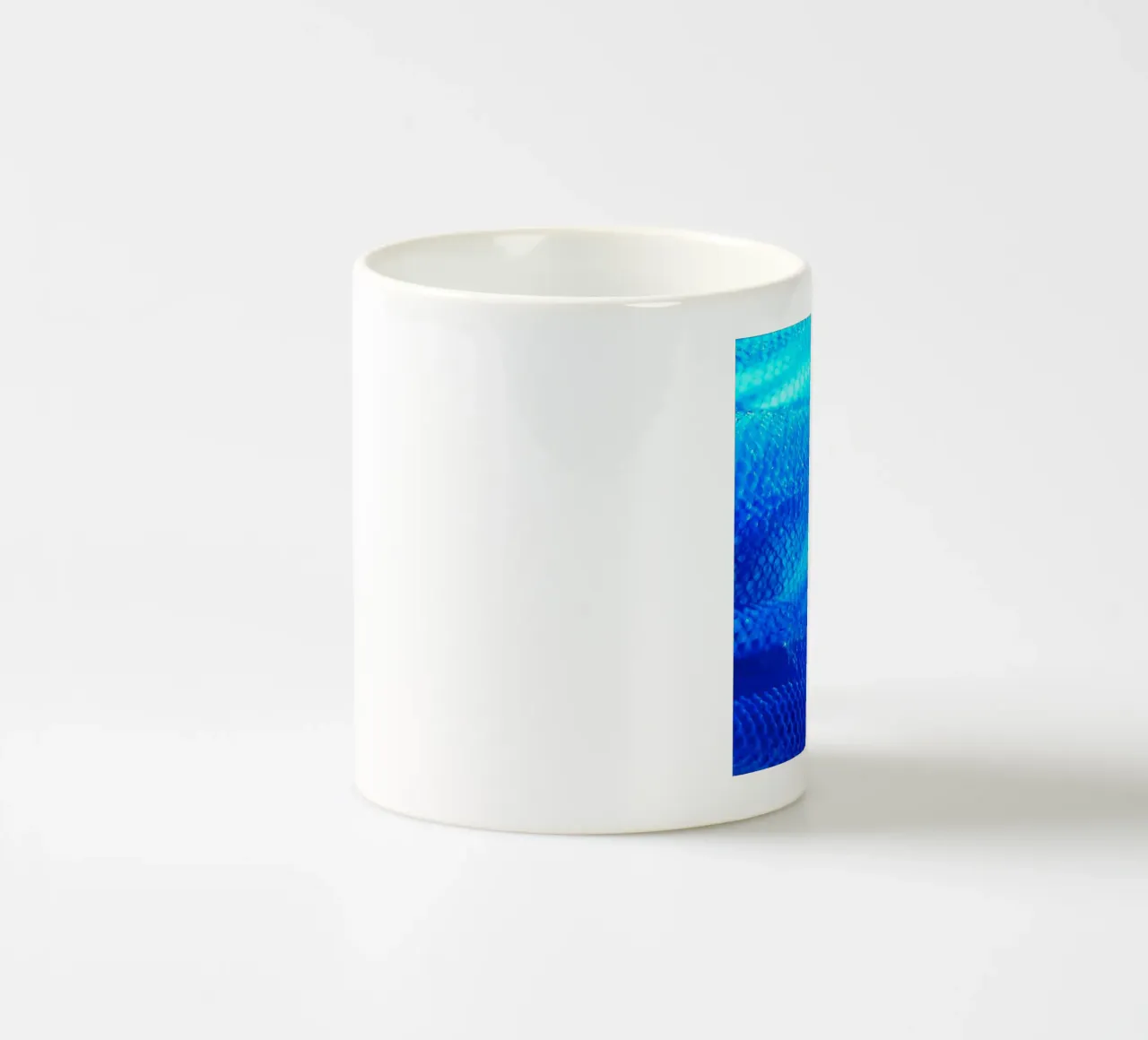 Blu tazza in ceramica da Inge Hauser Illustration