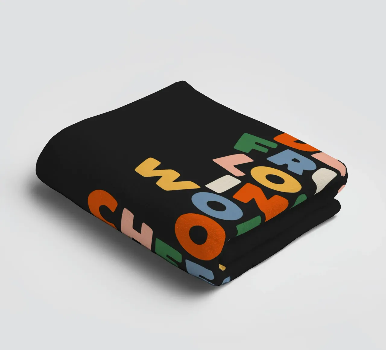 Stampa tipografica "Be a Fruitloop in a World of Cheerios". asciugamano da bagno da THE MOTIVATED TYPE
