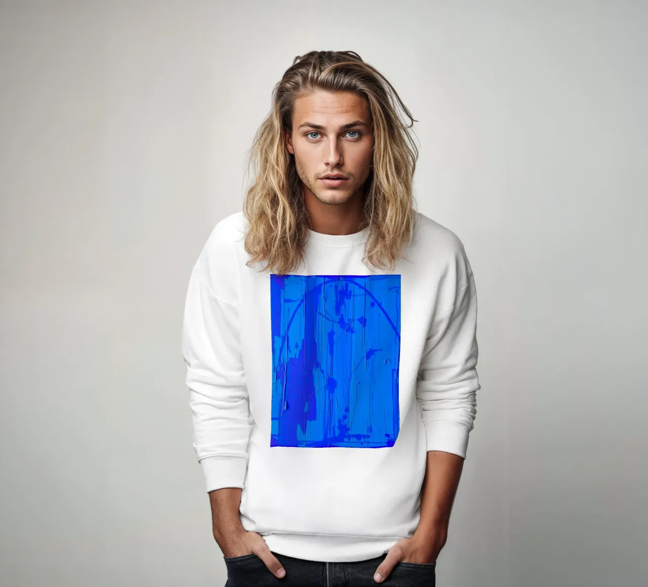 Abstract blauw kunstwerk met gestructureerd oppervlak en variërende sweatshirt van DesignDoodle