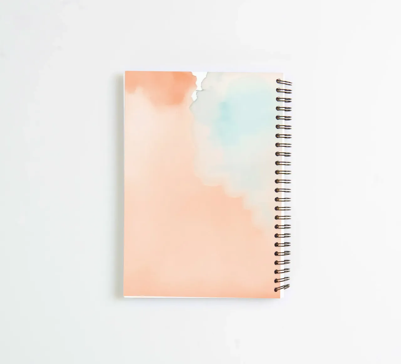 Zachte aquarelachtergrond in perzikkleur en lichtblauw notitieboek met spiraal van DesignDoodle
