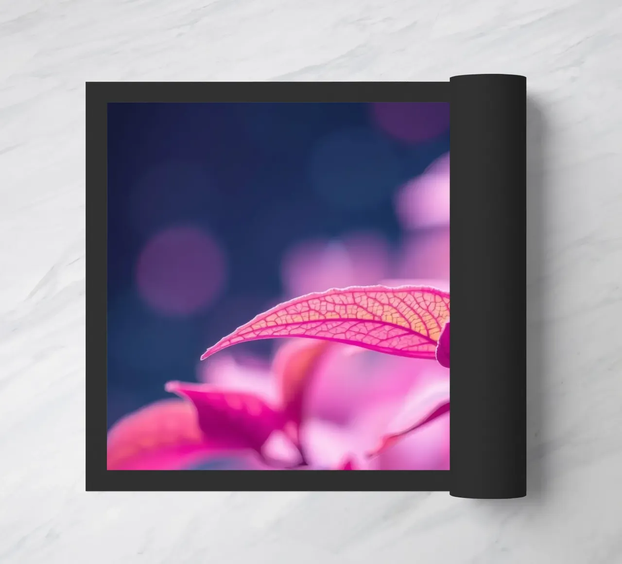 fogliame rosa illuminato da una luce soffusa in un look tranquillo zerbino da DesignDoodle