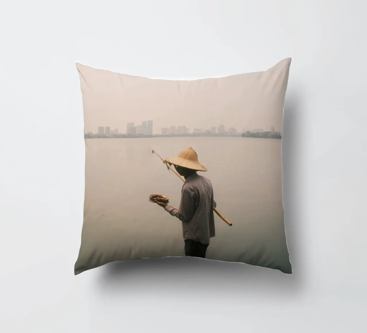 Stillness in the City of Hanoi cuscino da FujiPrints