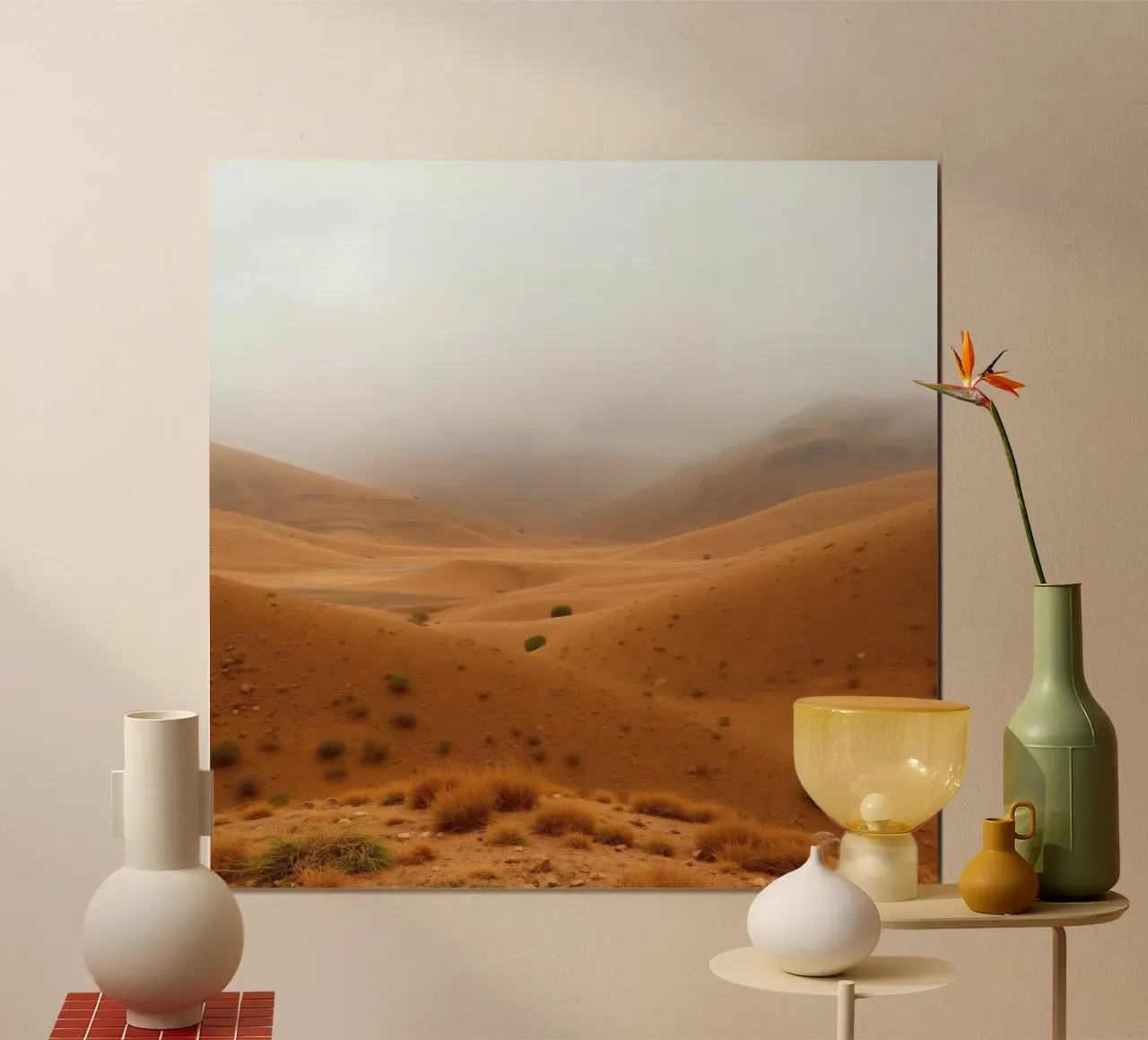 paisaje desértico bajo cielo nublado con suaves dunas onduladas poster con marco de aluminio de DesignDoodle