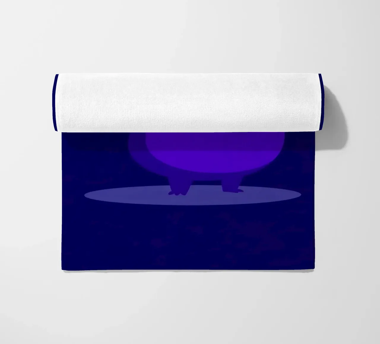 Simpatico personaggio animato viola in piedi telo mare da DesignDoodle