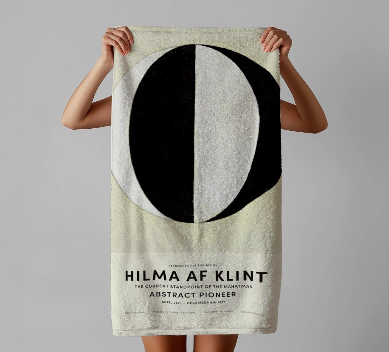 Hilma af Klint - The Current Standpoint of the Mahatmas asciugamano da bagno da Vintage by JUNIQE