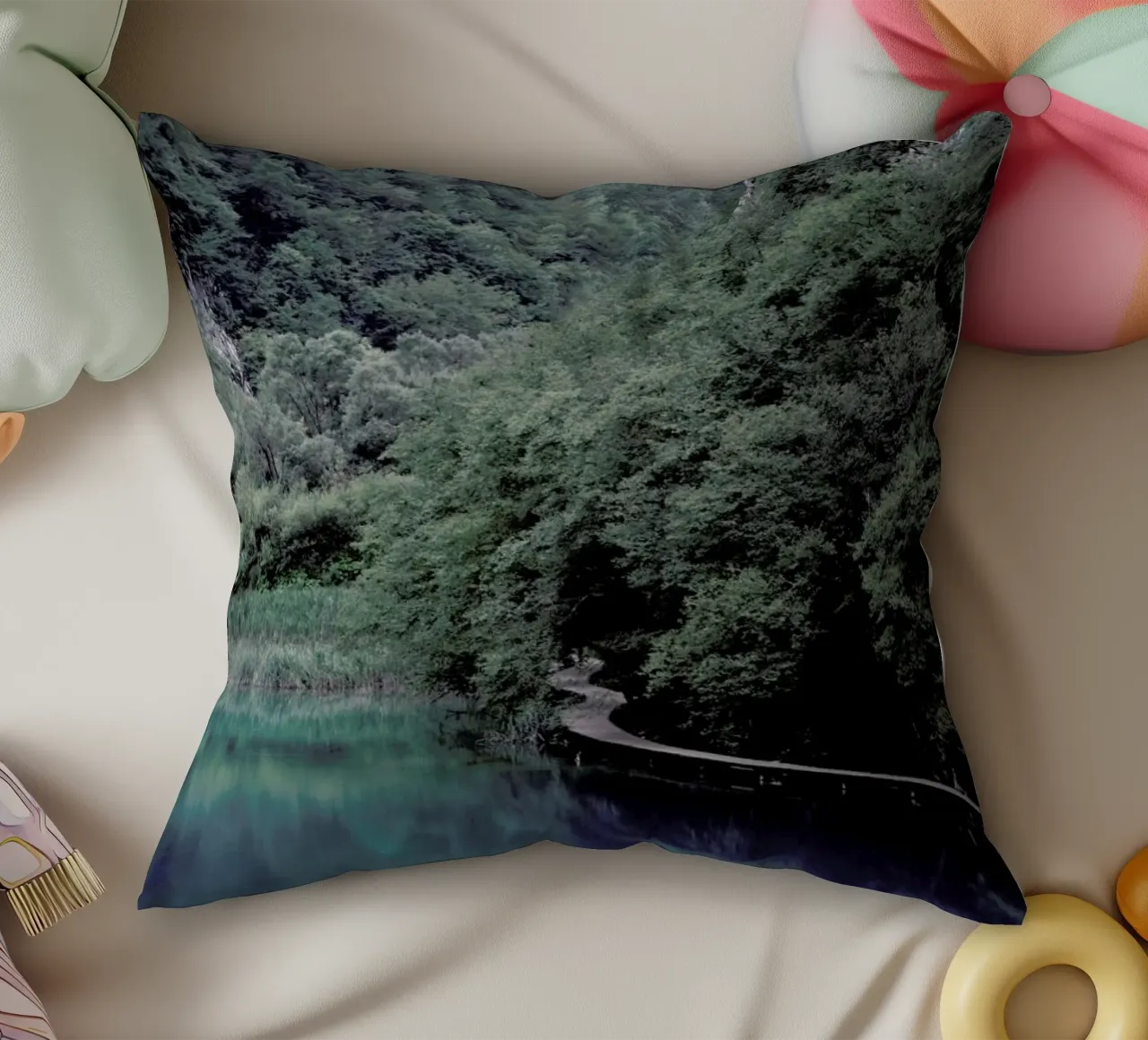 The Path under Trees cuscino da Studio Nahili