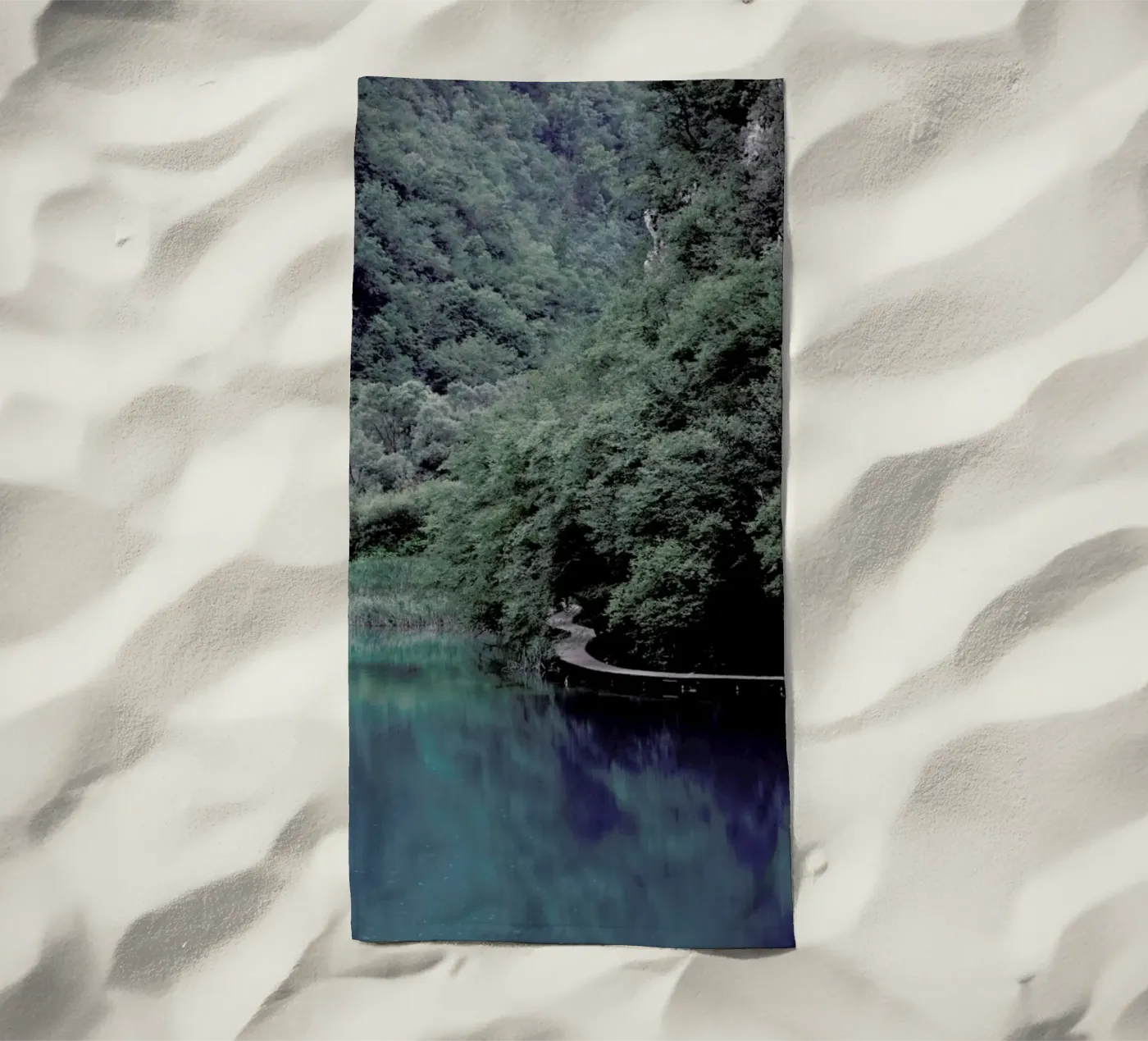 The Path under Trees telo mare da Studio Nahili