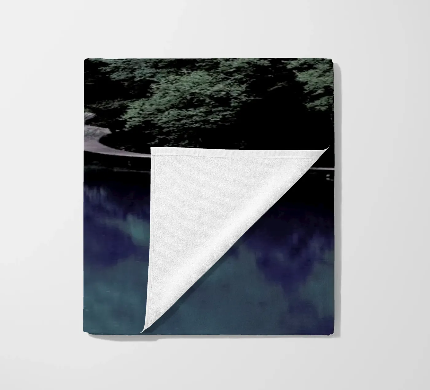 The Path under Trees telo mare da Studio Nahili