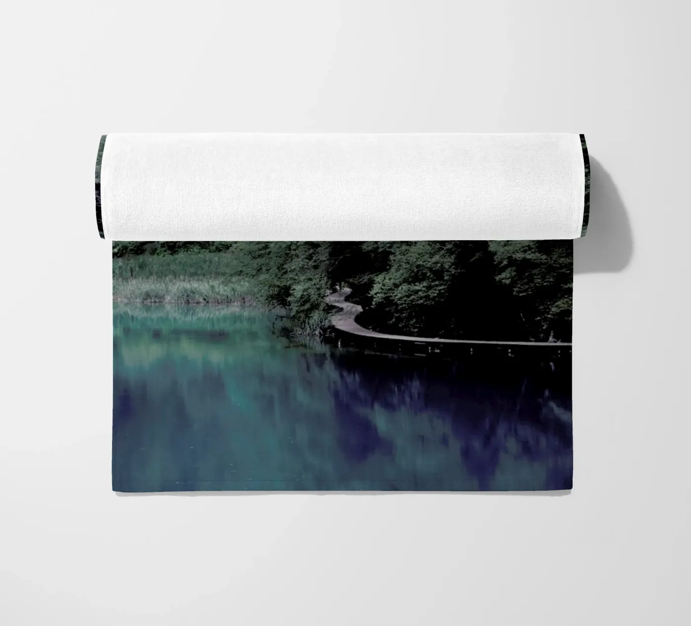 The Path under Trees telo mare da Studio Nahili