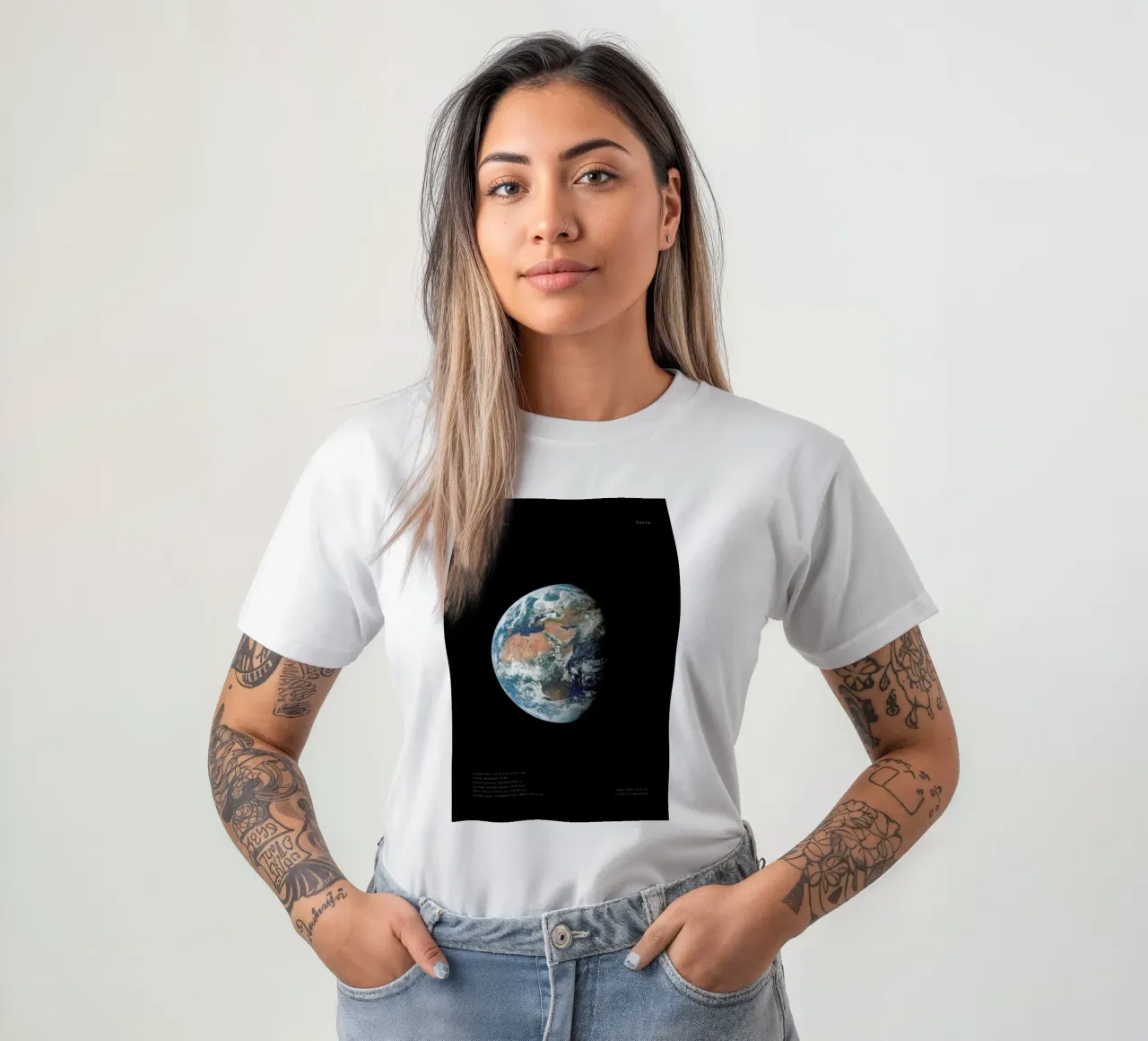 View of Earth from Apollo 11 t-shirt da Vintage by JUNIQE