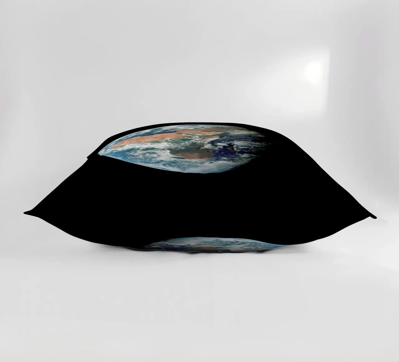 View of Earth from Apollo 11 cuscino da Vintage by JUNIQE
