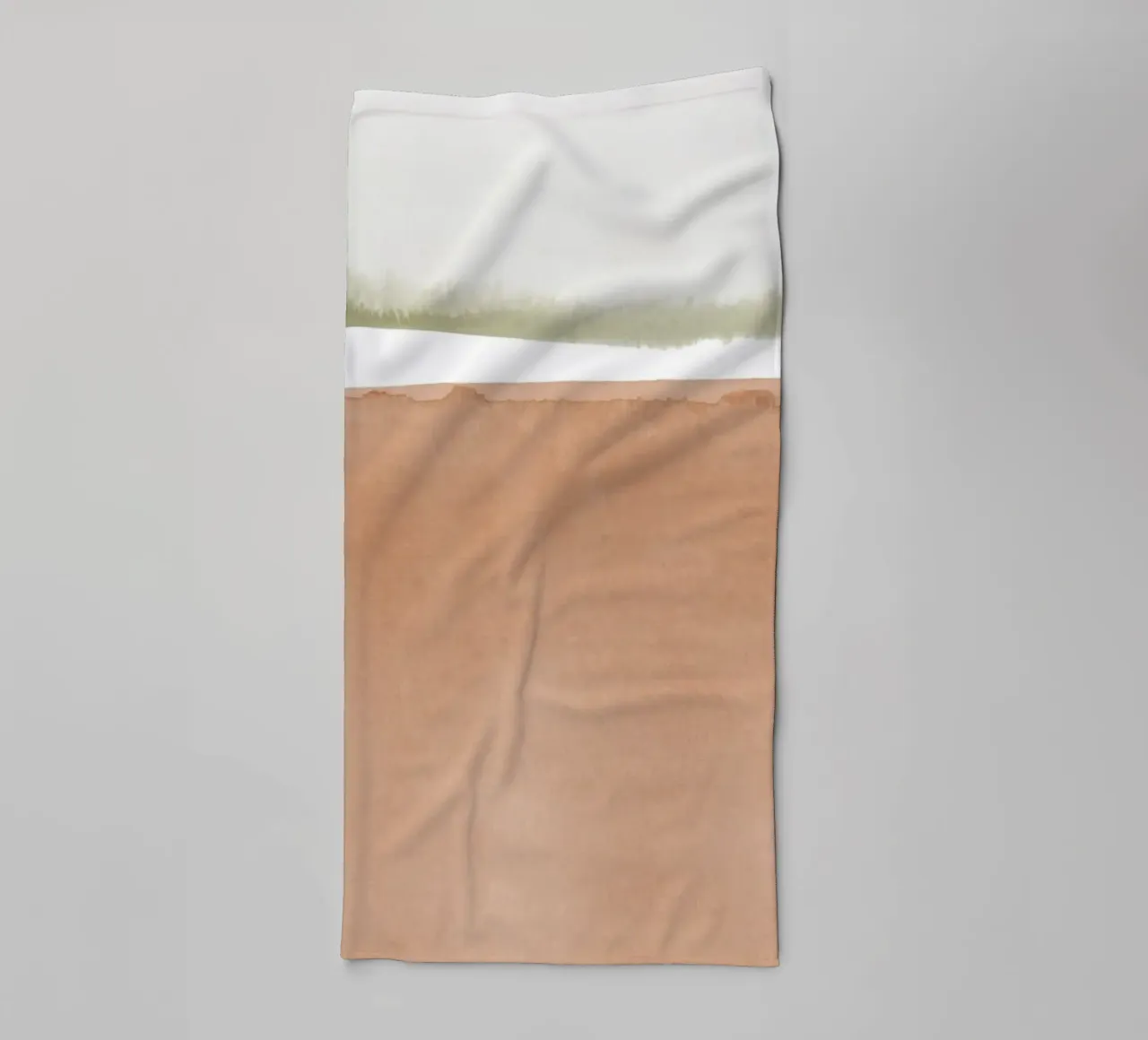 Paesaggio minimalista in terracotta e verde asciugamano da bagno da NouveauPrints