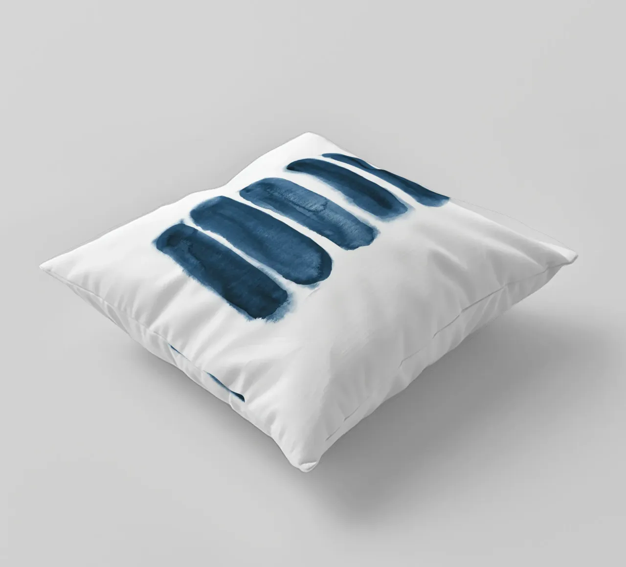Strisce acquerellate blu navy cuscino da NouveauPrints
