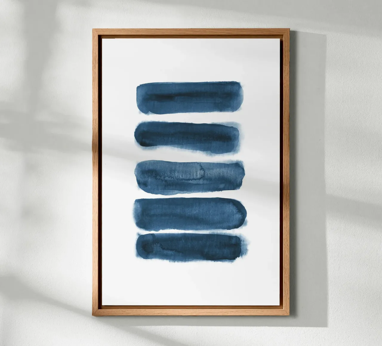 Strisce acquerellate blu navy tela con Cornice a cassetta da NouveauPrints