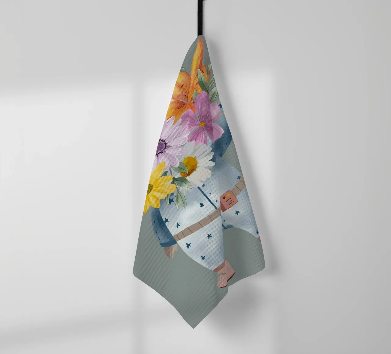 Flowers and astronaut Geschirrtuch von LisaArtes