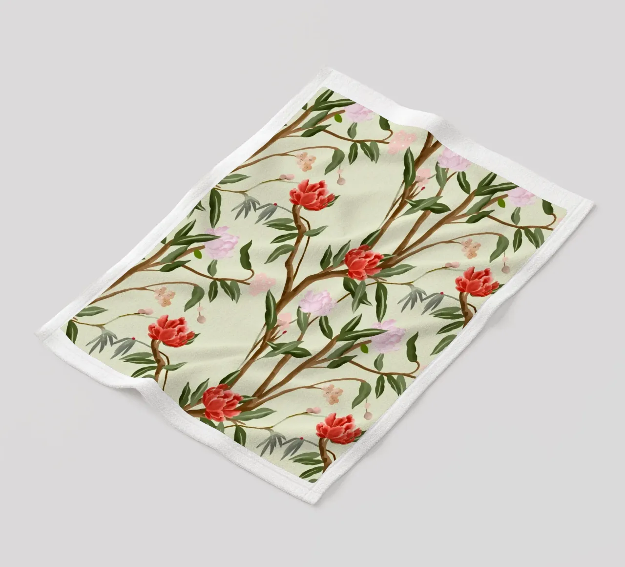 Chinoiserie red flowers trees traditional floral pattern coperta in pile da mysteriouscoco