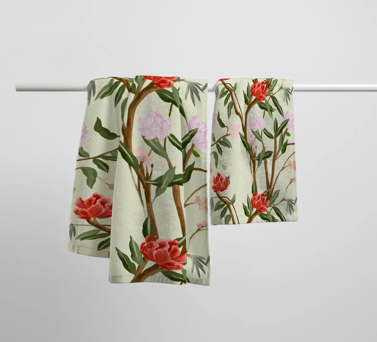 Chinoiserie red flowers trees traditional floral pattern asciugamano da bagno da mysteriouscoco
