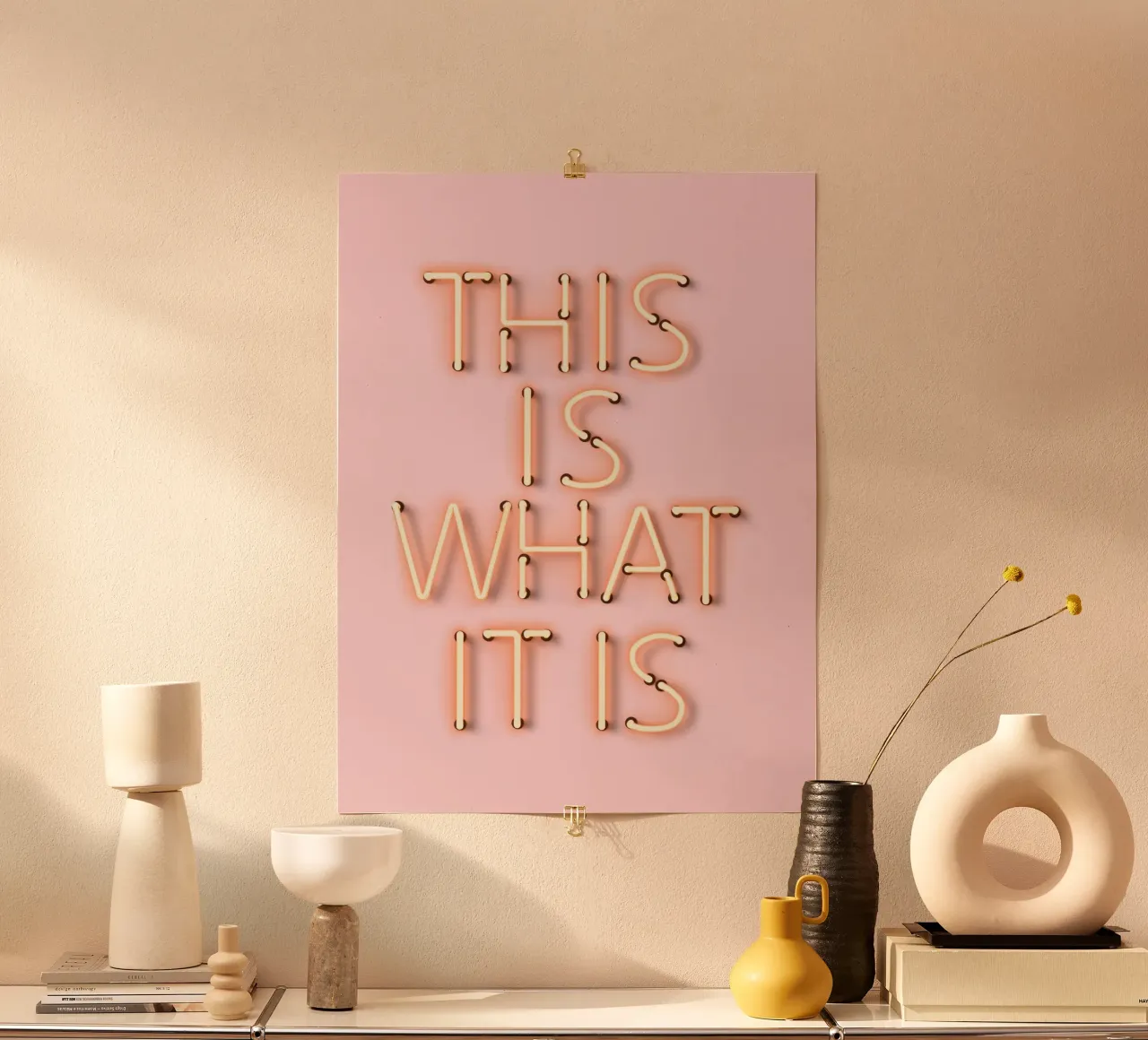 C'est ce que c'est - Citation rose néon imprimée poster de showmemars