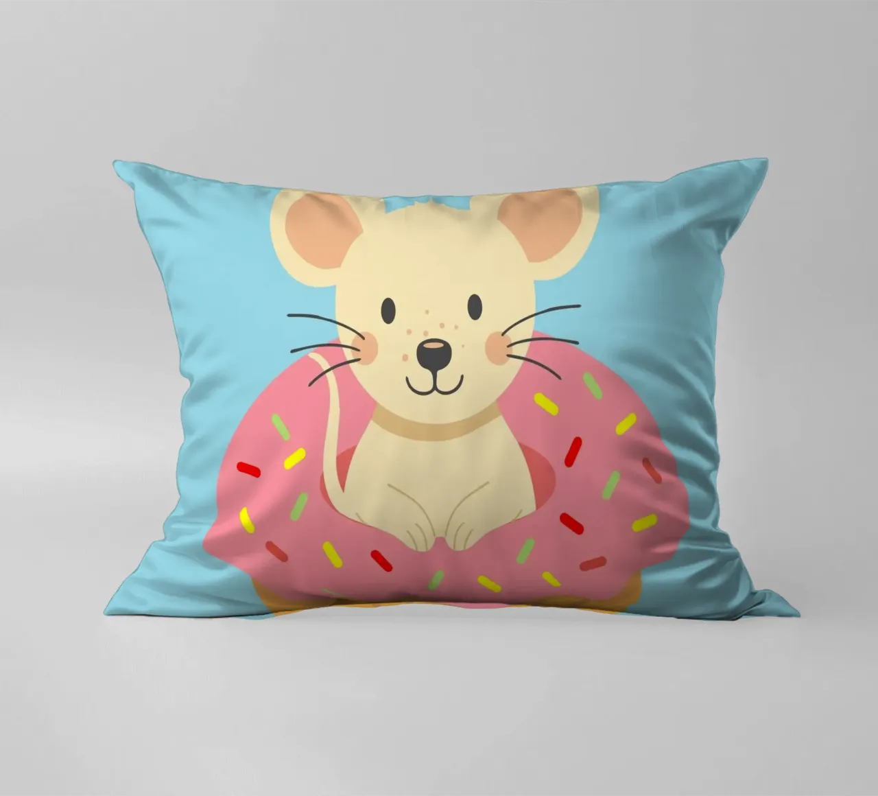 Douce souris dans un cupcake - Design ludique pour les gourmands coussin de namosh
