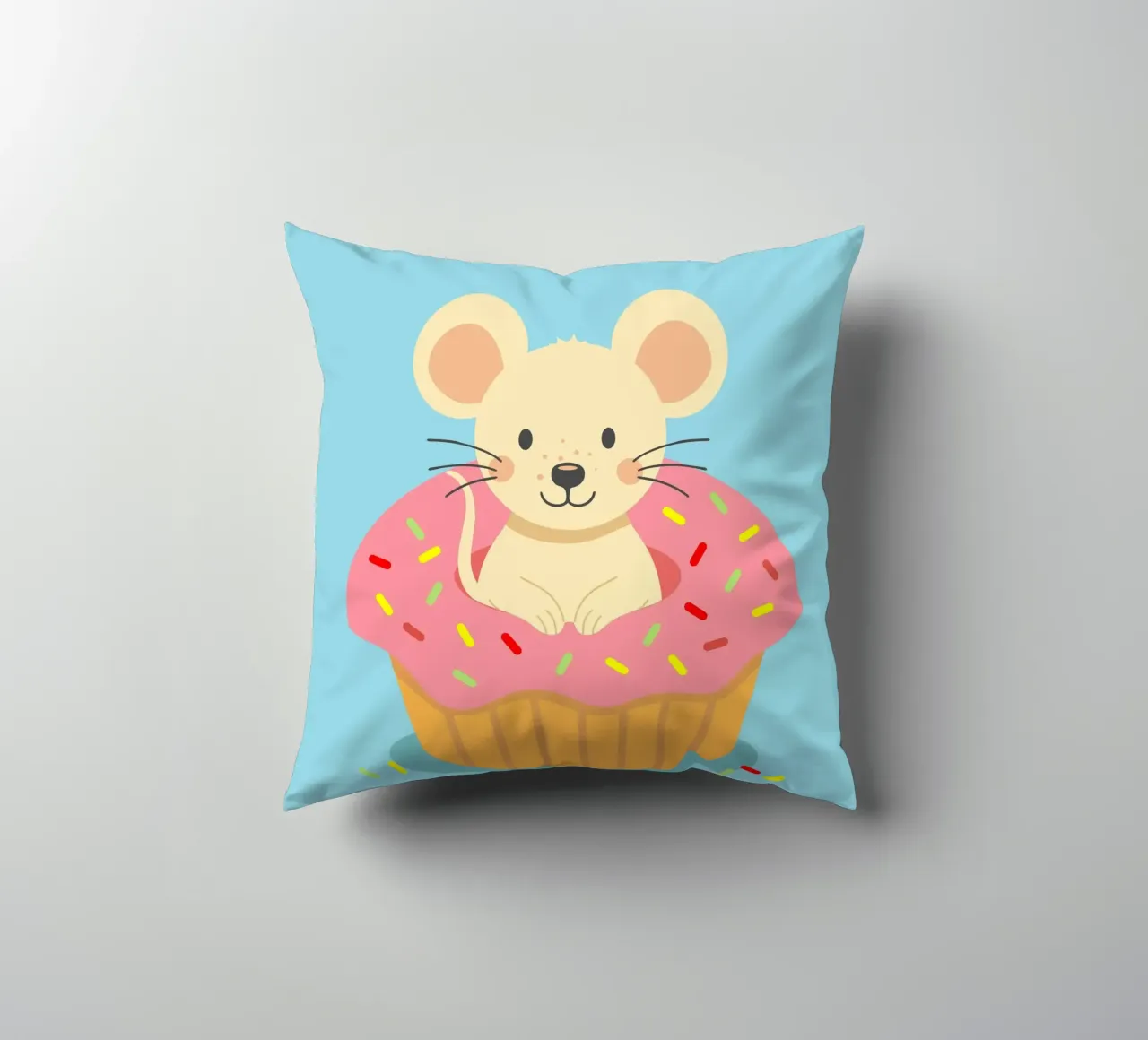 Douce souris dans un cupcake - Design ludique pour les gourmands coussin de namosh