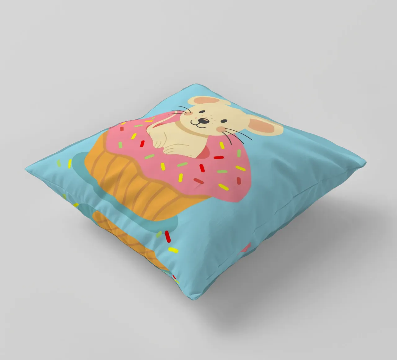Douce souris dans un cupcake - Design ludique pour les gourmands coussin de namosh