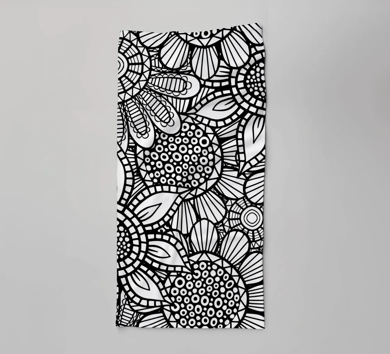 Giardino degli scarabocchi Folk Bloom asciugamano da bagno da Botanical Pattern House