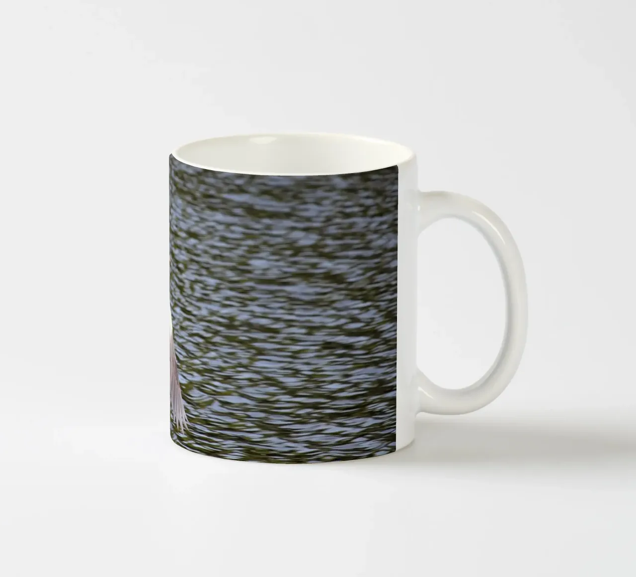 Airone in volo sull'acqua tazza in ceramica da Jack C Photography