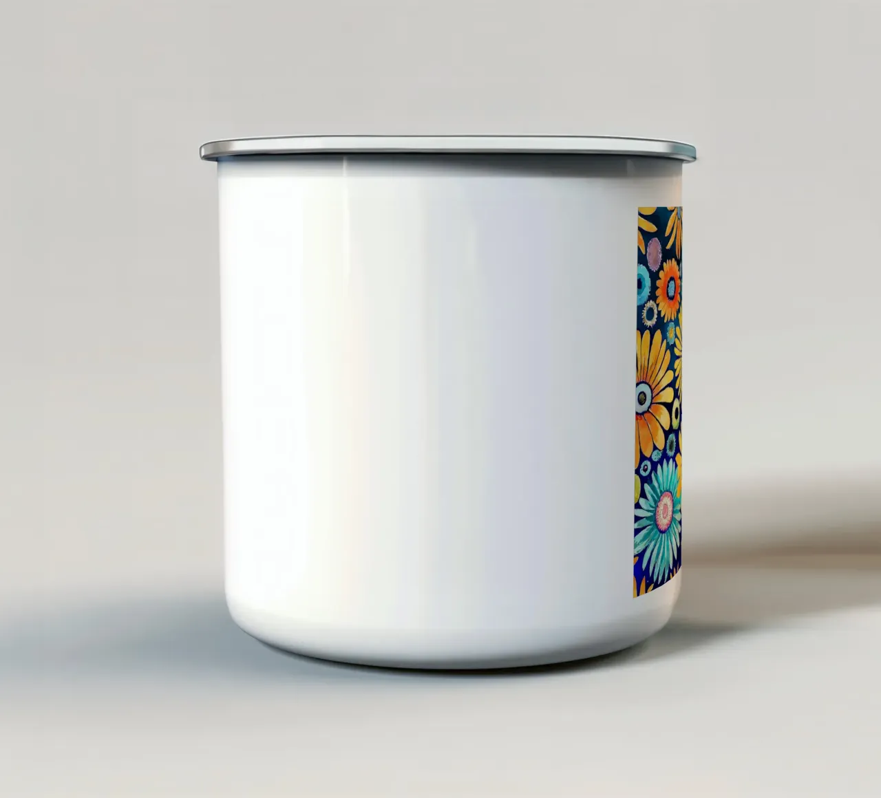 Margherite divertenti tazza in smalto da Botanical Pattern House