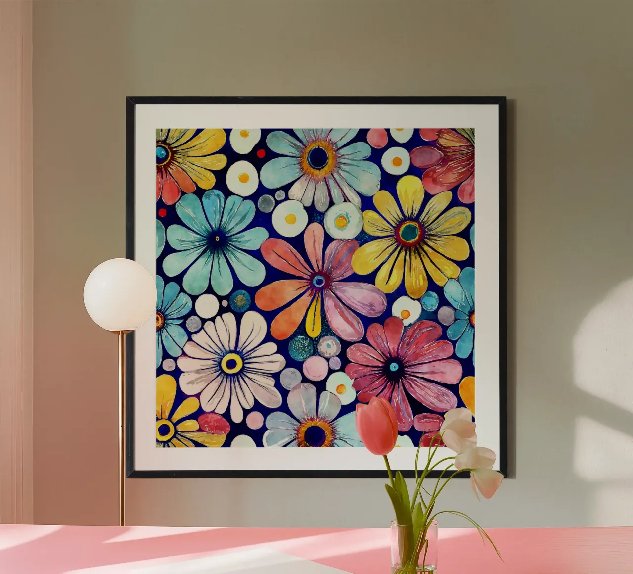 Margherite divertenti poster con telaio in legno da Botanical Pattern House