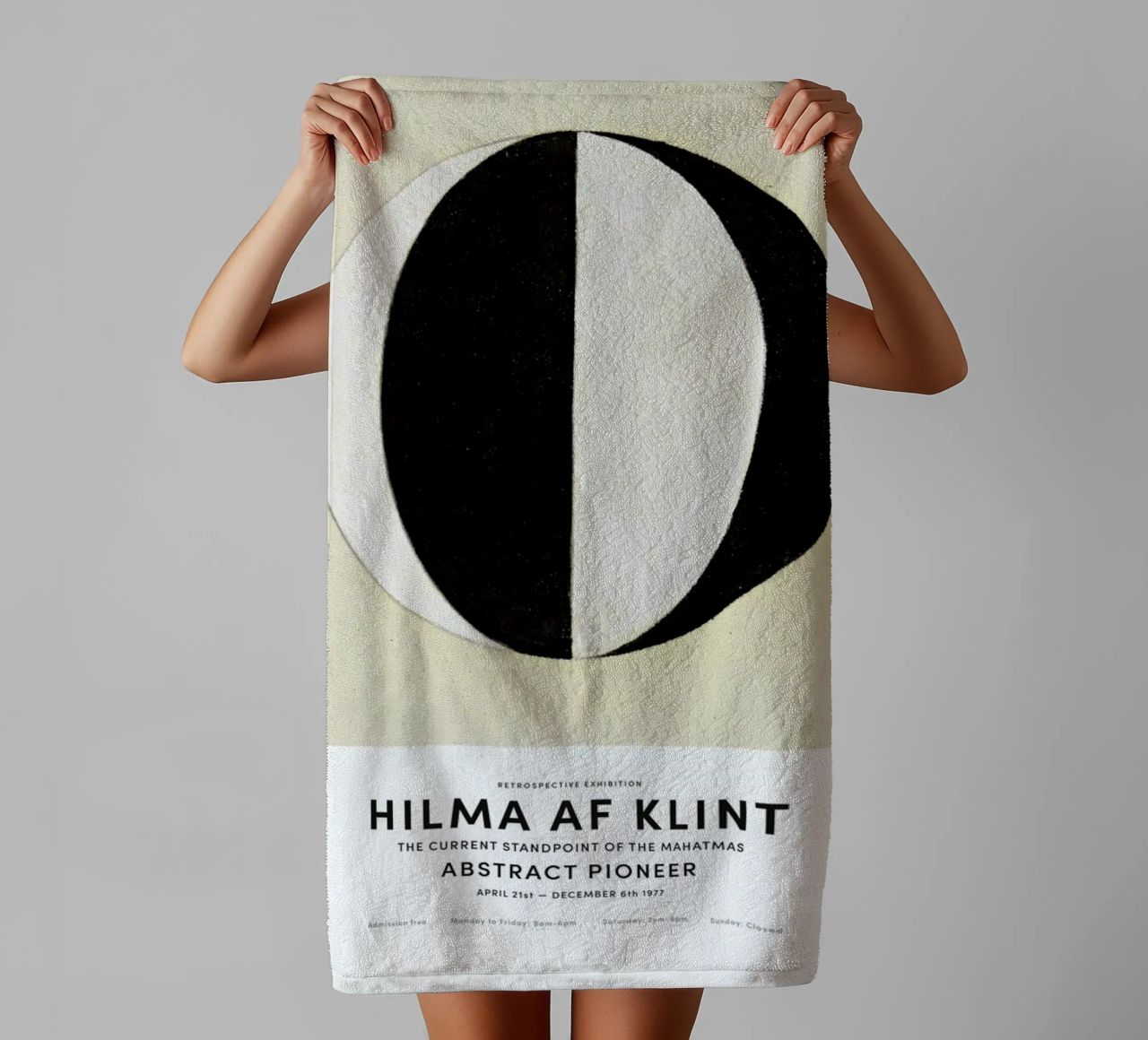 Hilma af Klint - The Current Standpoint of the Mahatmas II asciugamano da bagno da Vintage by JUNIQE